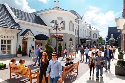 designer outlet roermond gucci|openingstijden outlet roermond.